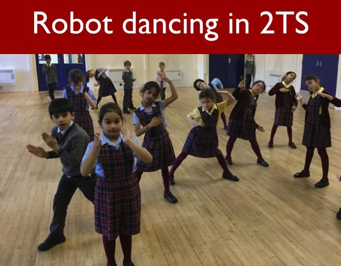 23 Robot dancing in 2TS